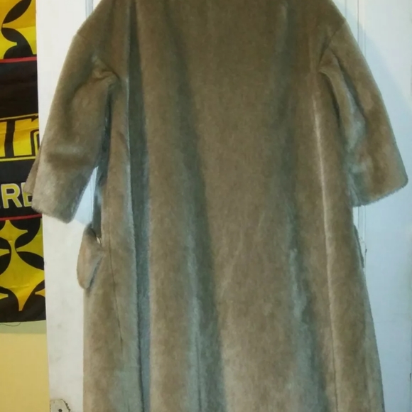 Vintage Dan Millstein Long Fur Coat - Union Made 5 - Picture 2 of 7